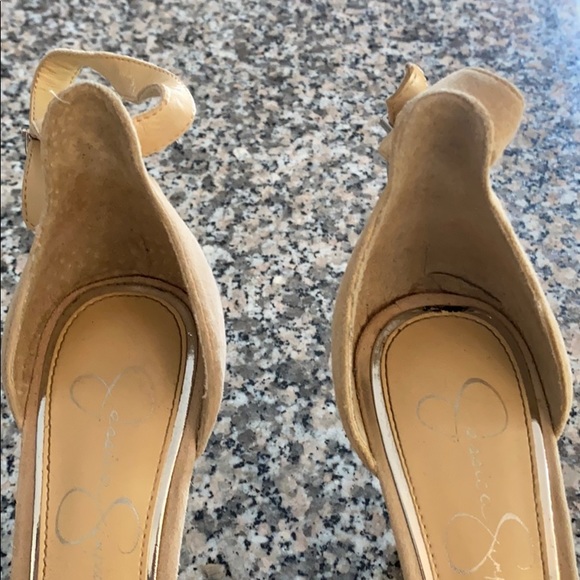 Jessica Simpson size 6 1/2 beige faux suede heels - Picture 9 of 9